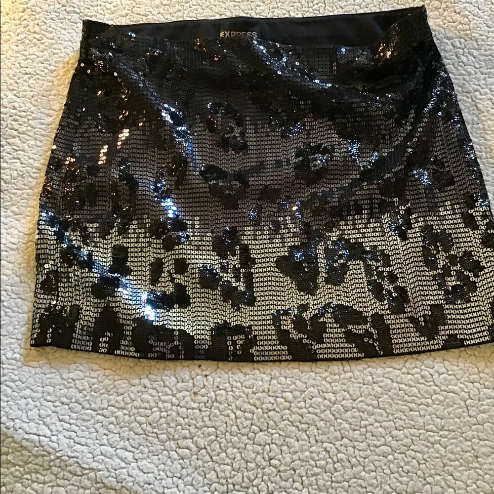 Express mini skirt